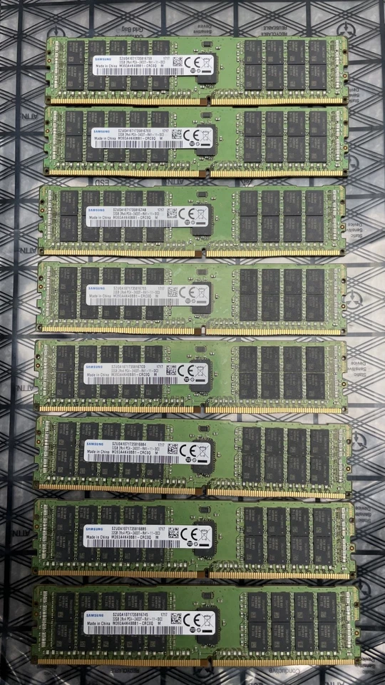 *Lot of 8* Samsung 32GB DDR4 SDRAM Memory Module M393A4K40BB1-CRC0Q - Image 1 of 1