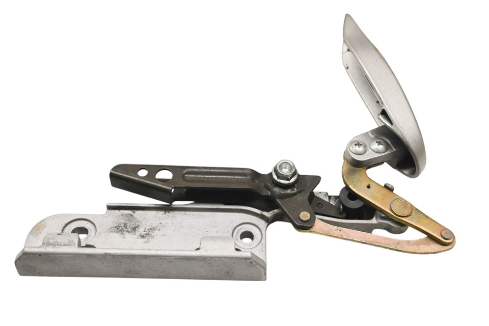 04 Montaje y palanca de soporte de bolsa de sillín derecho Honda ST1300 Foto 1 de 4