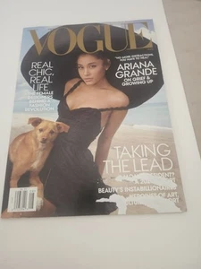 Vogue Magazine August 2019 ARIANA GRANDE Cover Female Designers US Edition - Foto 1 di 1