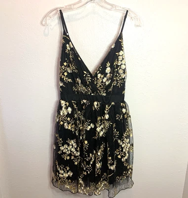 Vestido Express Tirantes Cachicho Negro Encaje Floral Dorado Bordado Talla 2 Fluido Foto 1 de 4