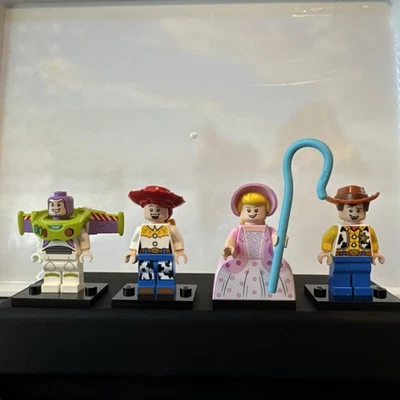 LEGO Toy Story Minifigure Bundle 43264 – Woody Jessie Buzz Bo Peep - New Polybag - Imagem 1 de 4