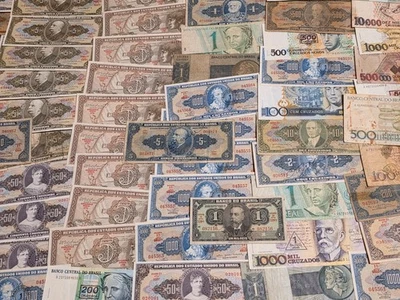 Antique Brazil Foreign Currency Banknote Lot of 76 – RARE! Cruzeiros - Image 1 of 4