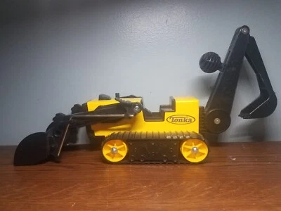 Camión Tonka Hasbro 2012 azada trasera/cargador frontal juguete de plástico y metal usado en excelente estado Foto 1 de 4