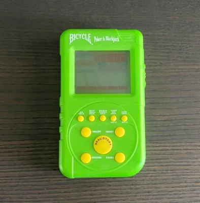 Jogo eletrônico portátil de pôquer e blackjack de bicicleta - 2004 - Funciona! - Imagem 1 de 3