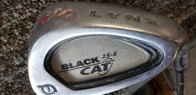 TACO DE GOLFE 36,5 POL LINCE TAMPA PRETA CAVIDADE TRASEIRA 56 GRAUS SAND WEDGE EXCELENTE R&D 925 - Imagem 1 de 4