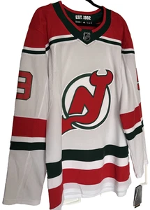 Camiseta Adidas New Jersey Devils Taylor Hall NET 54 XL Heritage Retro Blanco Verde - Imagen 1 de 9