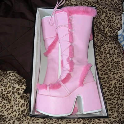 Demonia Camel-311 Bebé Rosa Pálido Imitación Piel Botas Mujer’s Talla 12 Pastel Foto 1 de 4