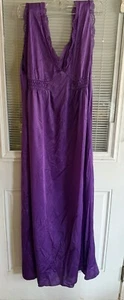 Vintage Lingerie Full Sweep Lace Bodice Long Nightgown Purple Sleeveless Sz M - Picture 1 of 7
