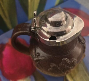 Rare George III Salt Glazed Stoneware Syrup Pitcher with Sterling Silver Lid - Bild 1 von 8