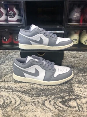 NIKE AIR JORDAN 1 BAJO 'GRIS VINTAGE' - TALLA 8,5 PARA HOMBRE EE. UU. - NUEVO EN CAJA - STOCK MUERTO Foto 1 de 4