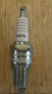 ONE CHAMPION SPARK PLUG RN9YCC no11 - Picture 1 of 2