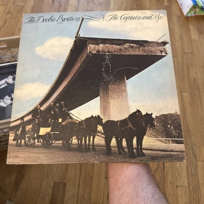 The Doobie Brothers THE CAPTAIN AND ME 1975 Vinyl LP Album Green WB BS2694 - Image 1 of 2