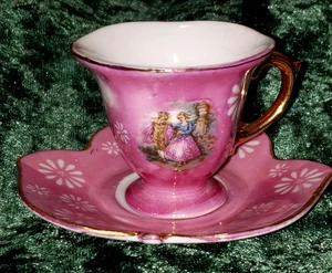 Vintage Japan Demitasse Tasse & Untertasse Blattform Couting Paar Rosa mit Gold - Bild 1 von 4