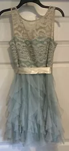 Vestido Teeze Me Azul Crema Encaje Volantes Ajuste Acampanado Talla 9 Baile de graduación Boda - Imagen 1 de 7