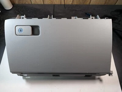 15-17 HYUNDAI SONATA GLOVE BOX ASSEMBLY GRAY OEM 84501-C2100 - Image 1 of 4