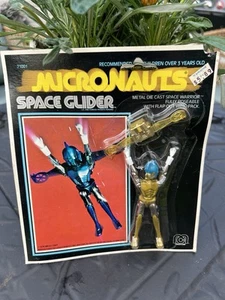 Figura de acción fundida a presión de metal dorado planeador espacial Mego Micronauts 1976 de colección nueva en stock - Imagen 1 de 12