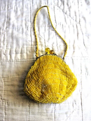 ANTIQUE YELLOW BEADED ART DECO PURSE VINTAGE WOMENS HAND BAG 1920S FLAPPER OLD - Image 1 of 4