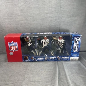 NFL McFarlane’s Sportspicks Patriots confezione da 3 Tom Brady Bruschi Dillon 2006 nuovo - Foto 1 di 8