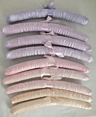 lote de 9 cabides de roupas vintage acolchoados de cetim e renda rosa roxo pêssego 15" - Imagem 1 de 3