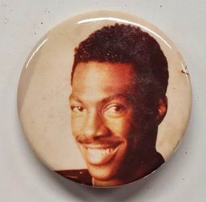 RARE-NICE! VINTAGE LEGEND "EDDIE MURPHY" PINBACK BUTTON S#180a DETROIT RETRO 313 - Picture 1 of 2