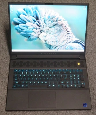 Portátil para juegos Alienware M18 R2 Intel Core i9-14900HX RTX 4070 32 GB RAM 2 TB SSD Foto 1 de 4