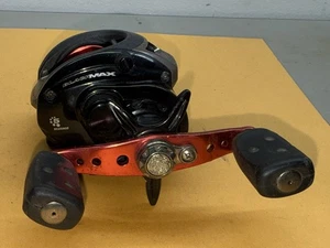 Mulinello da Pesca Abu Garcia Black Max Baitcast BMAX2. 5 Cuscinetti Rapporto Ingranaggi 6.4:1 - Foto 1 di 11