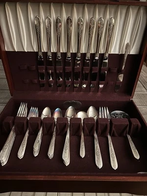 54 件装 Oneida Nobility Plate 皇家玫瑰银盘 银器 餐具盒 — 第 1/4 张图片