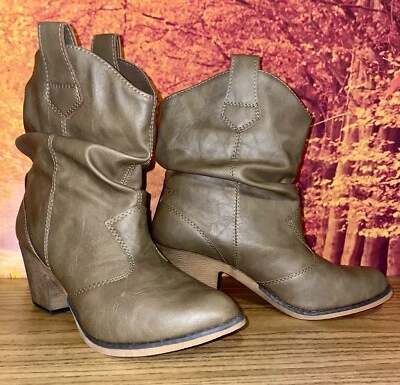 Charles Albert Ladies Modern Cowboy Distressed Ankle Boot Cognac Size 9 - Image 1 of 4