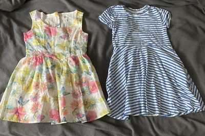 Vestido para niñas Gap Kids XS (4-5) sin mangas forrado lino floral mariposa + Bonus Foto 1 de 4