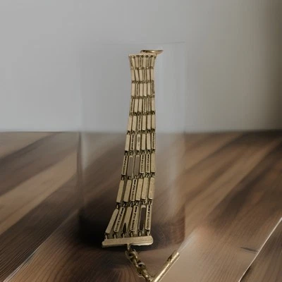 Pulsera Kenneth Cole NY tono plata liso 8" cierre de palanca Foto 1 de 3