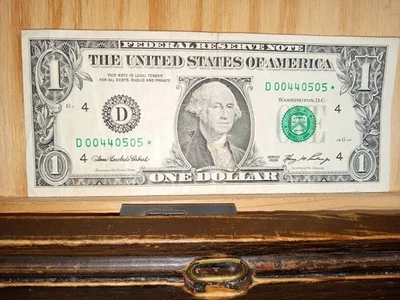 $1 2006 CIRC CLEVELAND STAR NOTE 640K printed Fancy tri serial no. Filled Star - Image 1 of 4