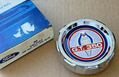 NUEVO ORIGINAL OEM NOS 1965 1966 Mustang Shelby tapa de gasolina S2MS-9030-A Foto 1 de 4