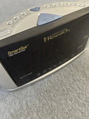 Emerson Research SmartSet Dual Alarm Clock *For Parts - Not Working* - Image 1 of 4