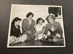 JEANETTE MACDONALD/JANE POWELL ORIGINAL 8 X 10 BLACK & WHITE PHOTO - Rare Photo - Bild 1 von 4