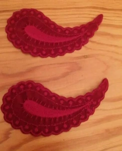 2 VINTAGE RED PAISLEY APPLIQUES CRAFT FREE SHIPPING - Picture 1 of 2