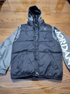Boys Jordan L G G Puffer Vest Jacket Size 12-13 YRS Black/Gray - Picture 1 of 12