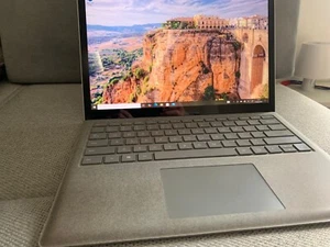Microsoft Surface Laptop Touch 13.5" - Core i5-7200U / 4GB / 128GB SSD - Foto 1 di 8