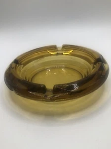 Cenere rotondo vintage metà secolo piccolo vetro ambrato - Foto 1 di 5