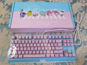 Razer x Sanrio Hello Kitty² Blackwidow Tenkeyless Keyboard and Wrist Rest Combo - Picture 1 of 4