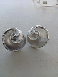 Signed Trifari Clip On Earrings Silver Tone Swirls Waves - Picture 1 of 7