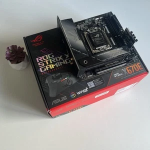 ASUS ROG Strix X670E-I Socket AM5, AMD Gaming Motherboard ITX Ryzen X3D Ready - Afbeelding 1 van 9