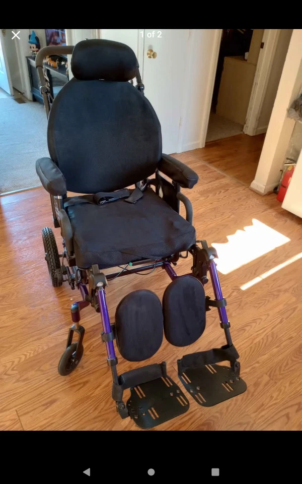 Silla de ruedas manual Quickie Iris inclinable en el espacio Foto 1 de 1