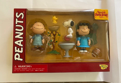 NIB Vintage Peanuts Pigpen, Snoopy, Woodstock, Lucy Figure Collection Set Cover