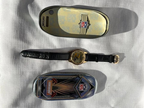 Green Bay Packers NFL Watch with Black Leather Band By Fantasma With Tin Case Cover