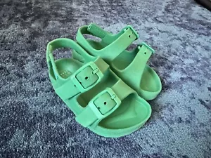 Gap Green Double Buckle Sandals Unisex Toddler Size 5/6 - Picture 1 of 4