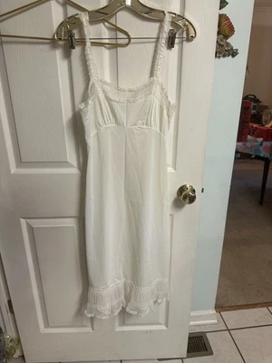 Set 2 60s Lacy Nylon Full Slip Henson Kickernick S 11 32 Silky Soft Ivory Sheer - Image 1 of 4