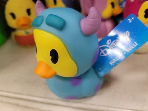 Disney Sulley Rubber Duck 2024 Collezione 3" Jeep o Cruisin Duck Duckalooz Giocattolo - Foto 1 di 2
