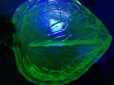 VINTAGE ART DECO BRAGLEY URANIUM GREEN GLASS LEAF SHAPED DIVIDED PLATE 230MM