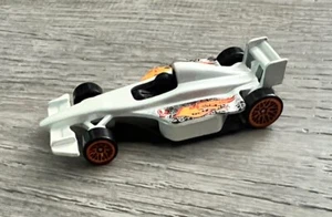 Mattel 1998 E33 R0227 Hot Wheels in 1.64 Matchbox scale Formula 1 F1 - Rare - Picture 1 of 5