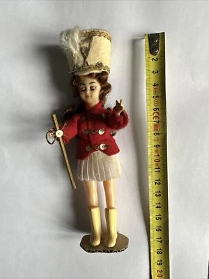 Ancienne poupée miniature majorette . 17 cm , Yeux mobiles. - Photo 1/4